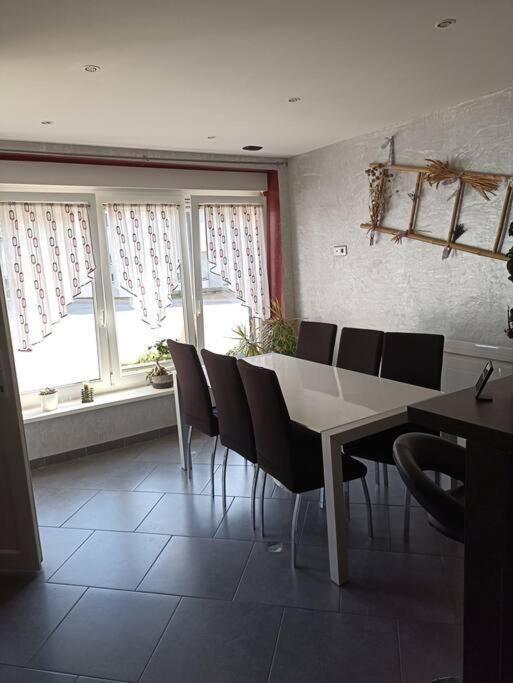 appartement de 70m2 tout équipé Hargarten-aux-Mines Exterior foto
